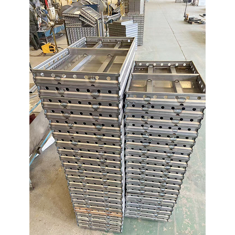 High-strength alloy steel formwork boasts exceptional load-bearing capacity, providing a 